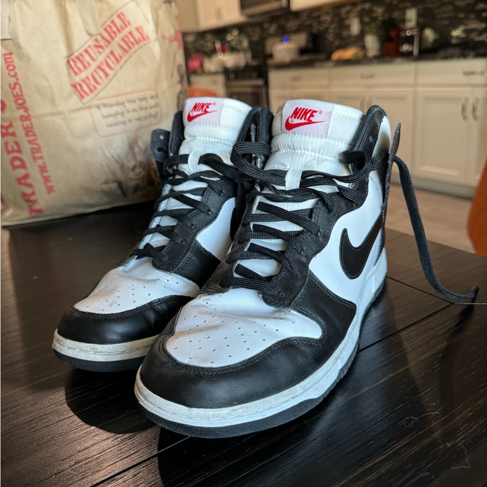 Women’s Size 10.5 Nike Dunks